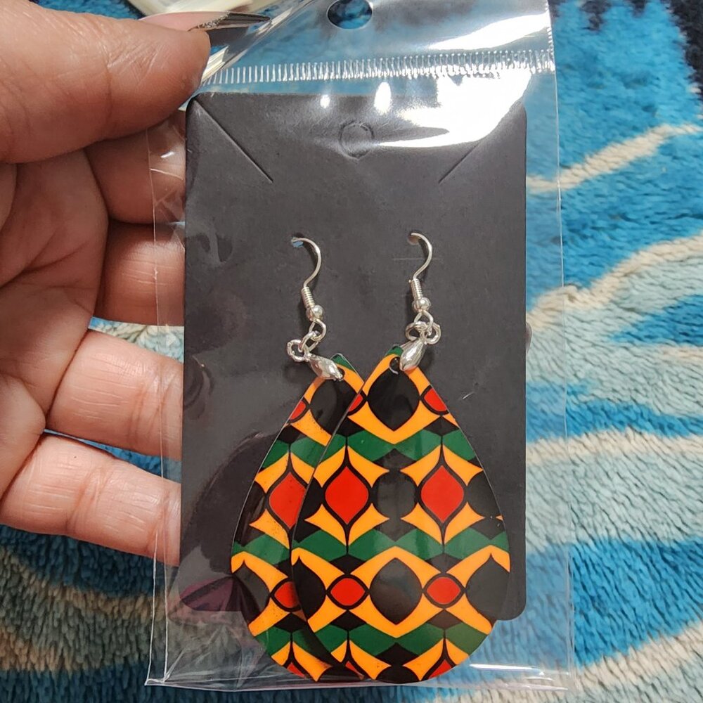 Ladies Earings - Picture 2 of 3